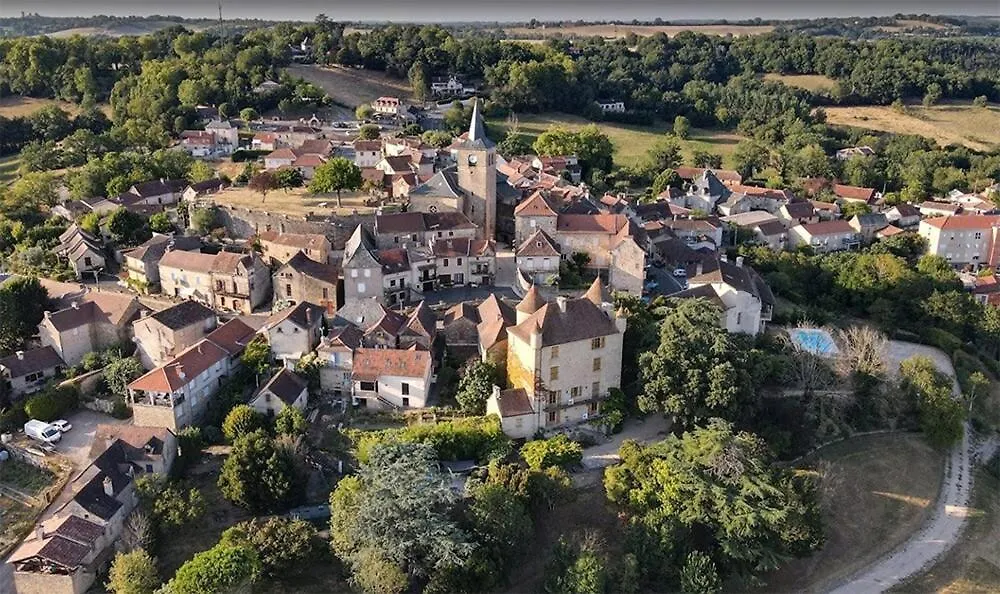 Maison En Pierre Vue Panoramique Parisot  بيت للعطل
